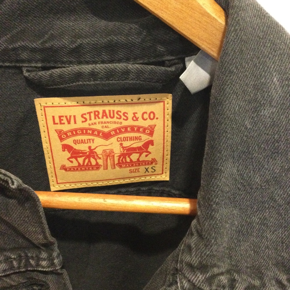Black Levi’s Denim Jacket - Picture 4 of 5